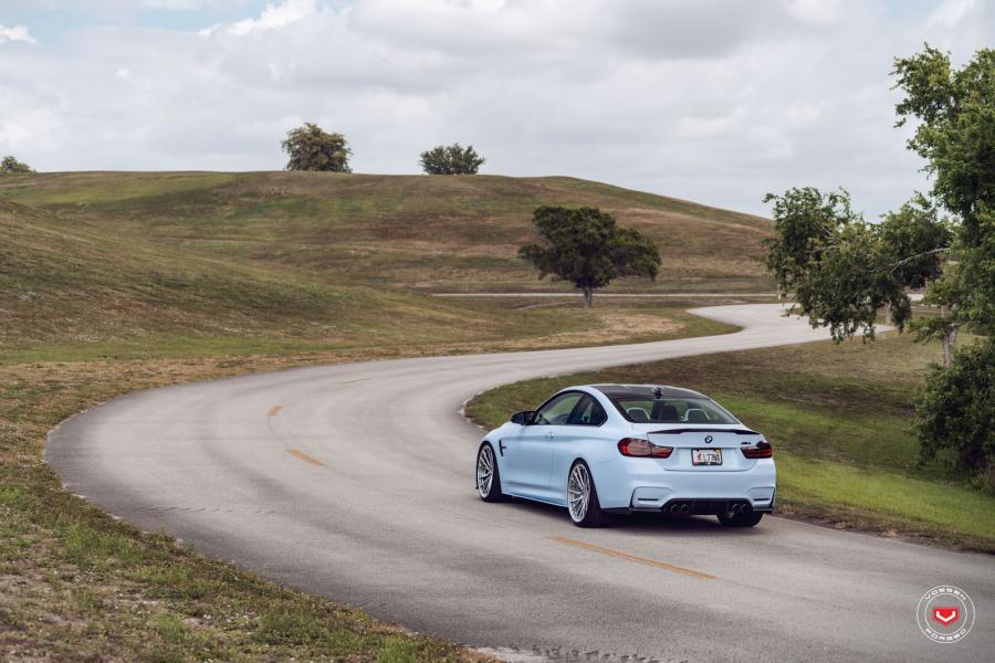  BMW M4 Coupe on Vossen Wheels (M-X4T) 2019 года  (фото 15 из 19)